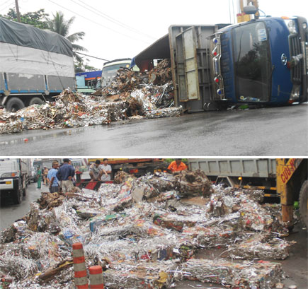 TP HCM Giải cứu tài xế mắc kẹt trong xe tải lật trên quốc lộ 1A